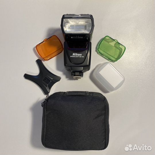 Вспышка Nikon SB-700