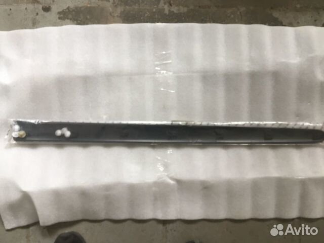 Молдинг передней двери Peugeot 206 BSG70924010