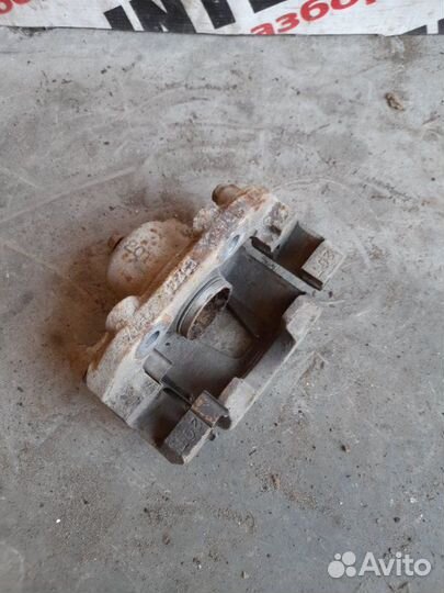 Суппорт передний правый Zaz Chance 2008