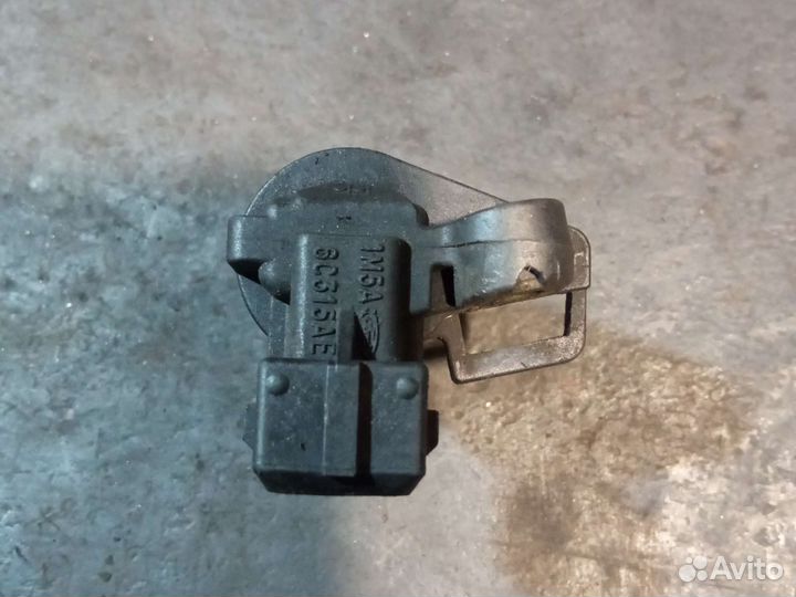 Датчик коленвала ford focus 2 1.8 tdci.6C315AE