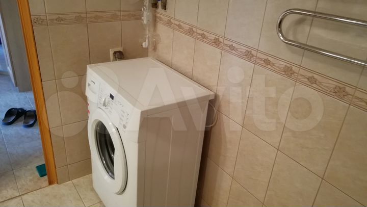 2-к. квартира, 64 м², 8/9 эт.