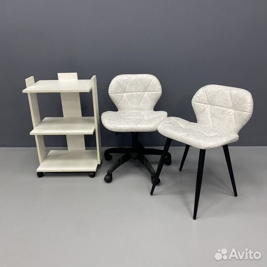 Стул Ракушка мастера и клиента маникюра