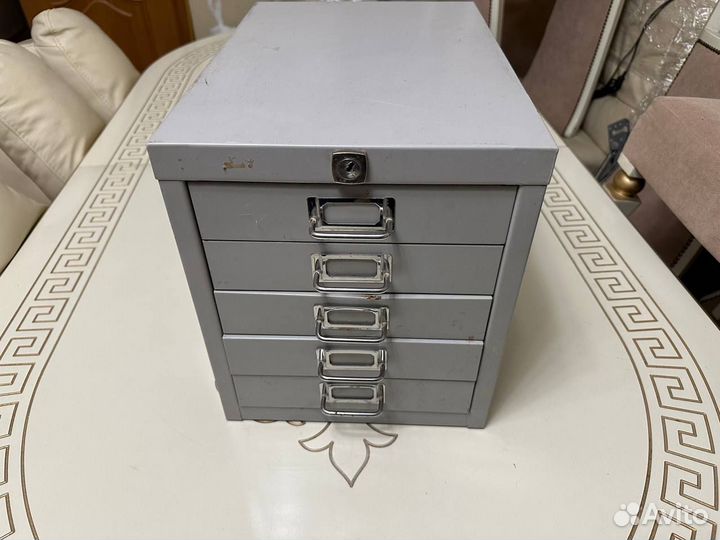 Многоящичный шкаф практик