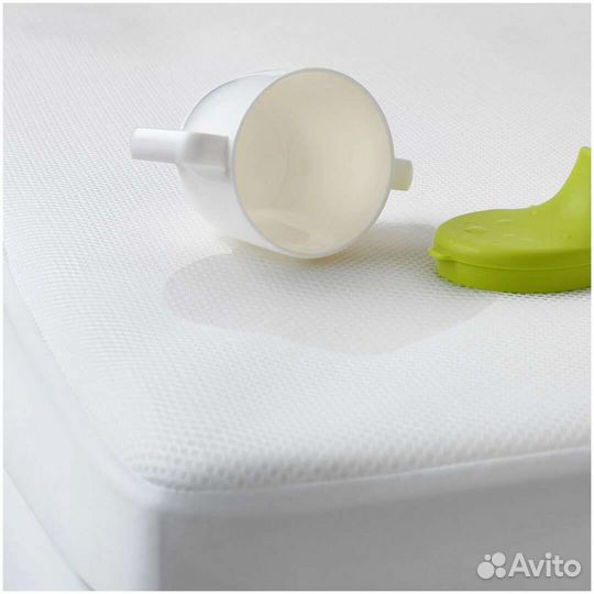 Непромокаемый чехол на матрас 120*60 см