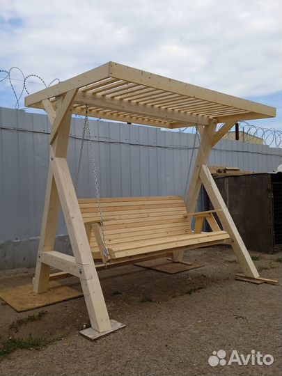 Садовые качели из дерева