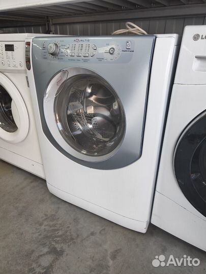 Стиральная машина Hotpoint-Ariston