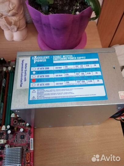 Материнская плата с процессором и памятью