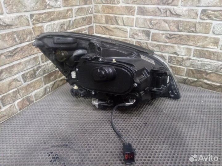 Фара левая Volvo S60