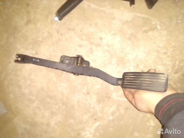 Педаль газа на Hyudai Sonata еf