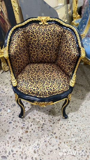 Кресло. Мебель в стиле Людовика. Антиквариат
