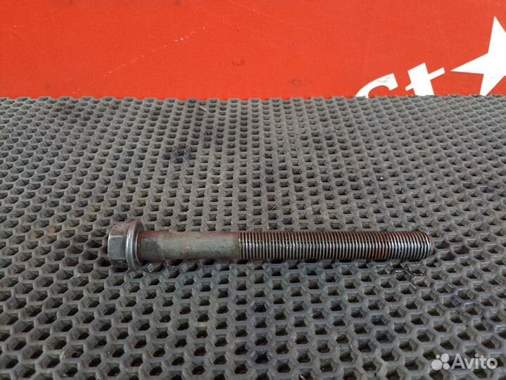 Болт постели коленвала