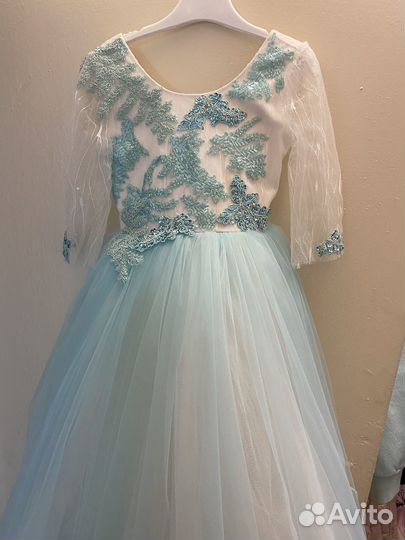 Платье нарядное для девочки 3-4 года