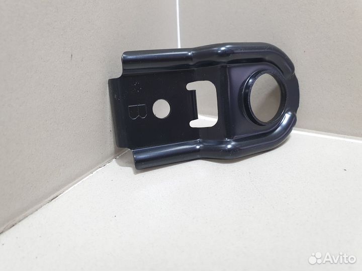 Кронштейн крепления радиатора Subaru Legacy 07-12