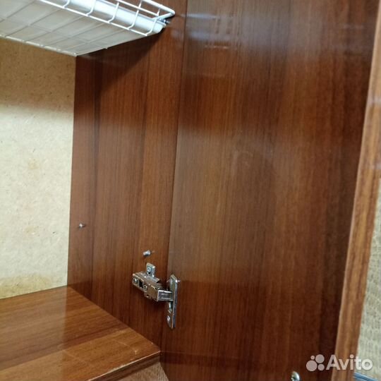 Шкафчик навесной