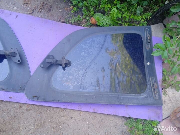 Задние форточки на Додж караван 3