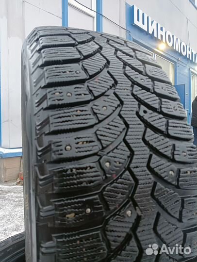 Bridgestone Blizzak Spike-01 215/60 R17 100T