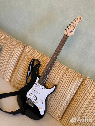 Гитара Yamaha Pacifica 012