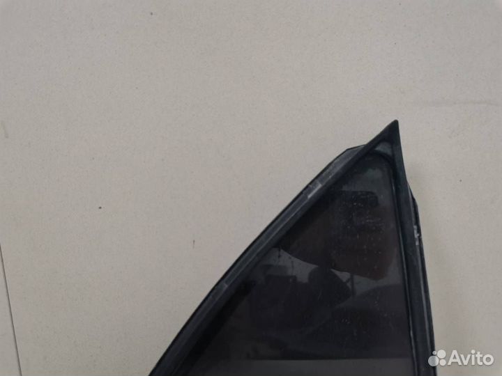Стекло двери задней правой форточка Toyota Corolla