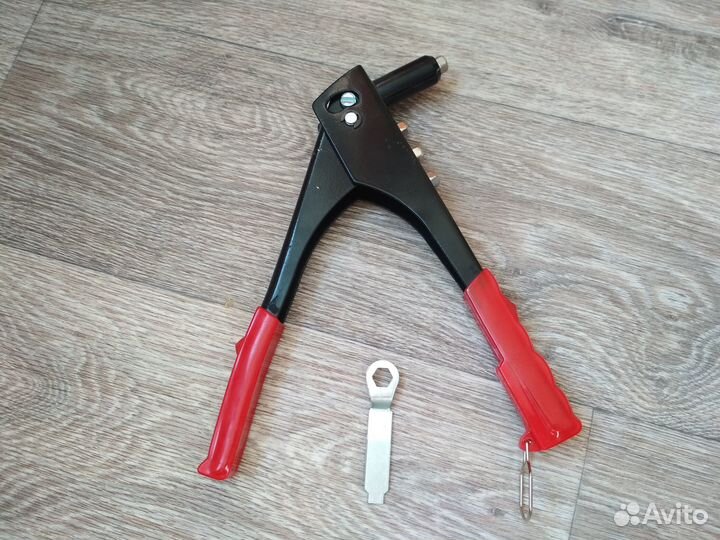 Заклёпочник