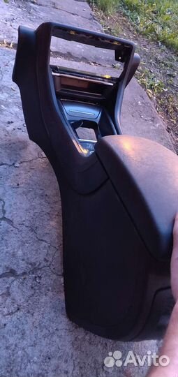 Центральный тоннель (консоль, борода) Ситроен С5Х7