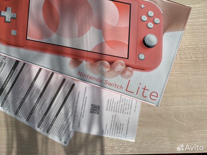 Nintendo Switch Lite Coral
