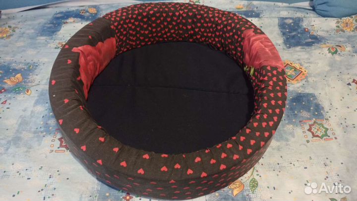 Лежанка / подстилка для кошек или средней собаки