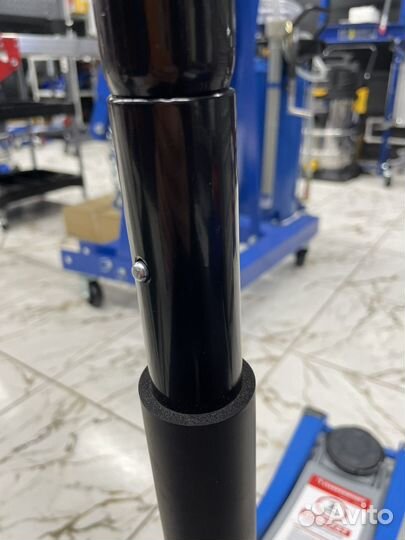 Домкрат подкатной гидравлический 2т низкопрофильны