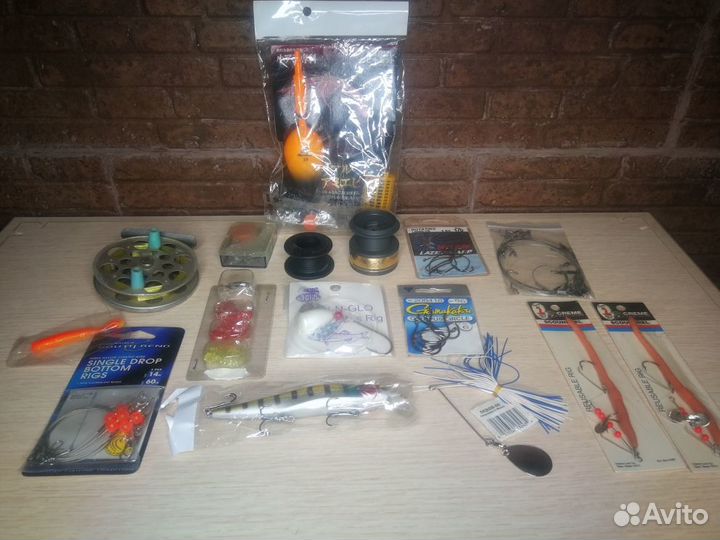 Рыболовные снасти разные. Одним лотом