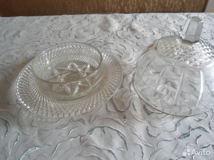 Стеклянная маслёнка