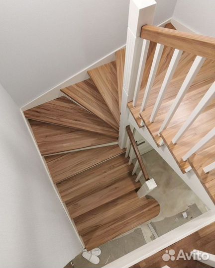 Ступени для лестниц и другие комплектующие К