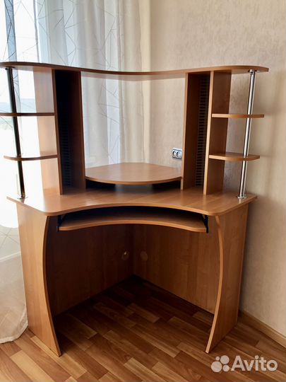 Компьютерный угловой письменный стол бу