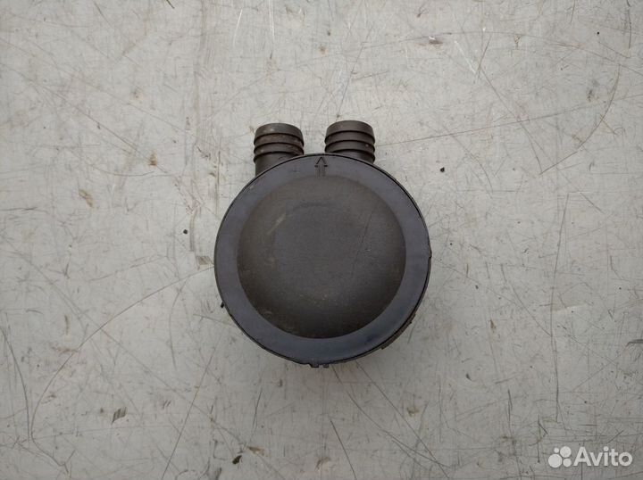 Клапан вентиляции Фольксваген Гольф 3