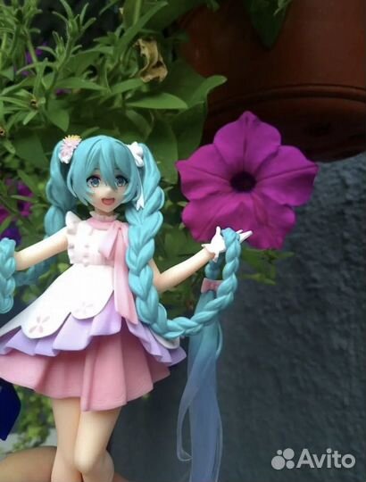 Фигурка аниме Мику