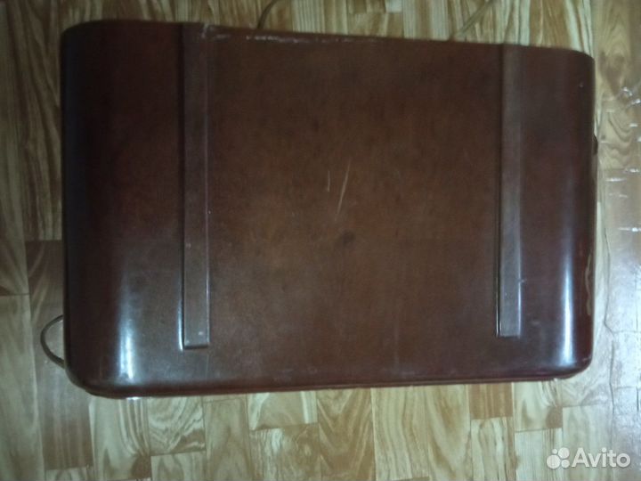 Ретро радиоприемник 