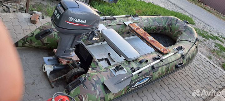Лодка Gladiator D330 без мотора