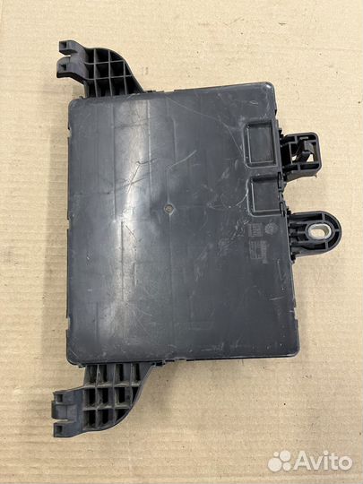 Блок предохранителей багажника Опель Инсигния