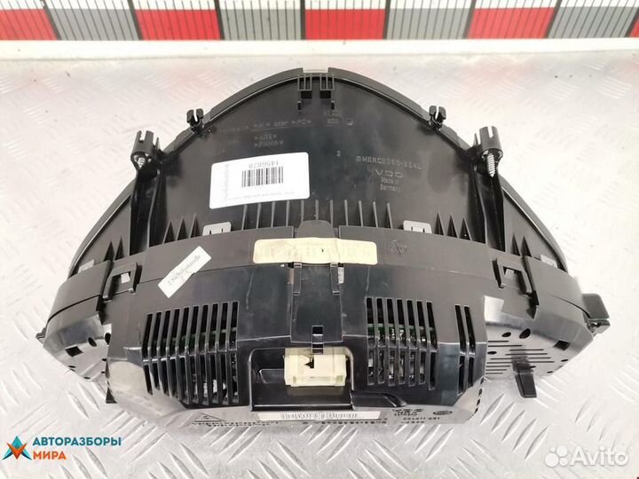 Щиток приборов (приборная панель) Mercedes-Benz