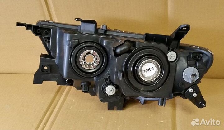 Фара правая Mitsubishi L200