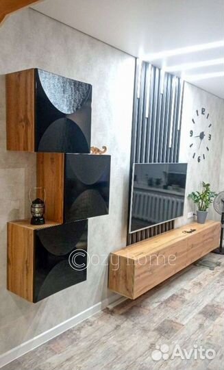 Тумба под тв + навесные шкафы. Новая