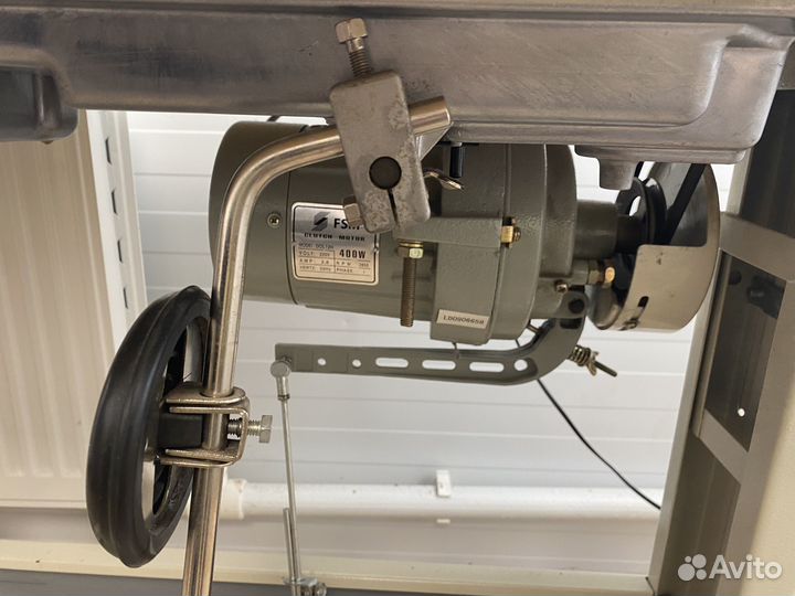 Промышленная швейная машинка juki