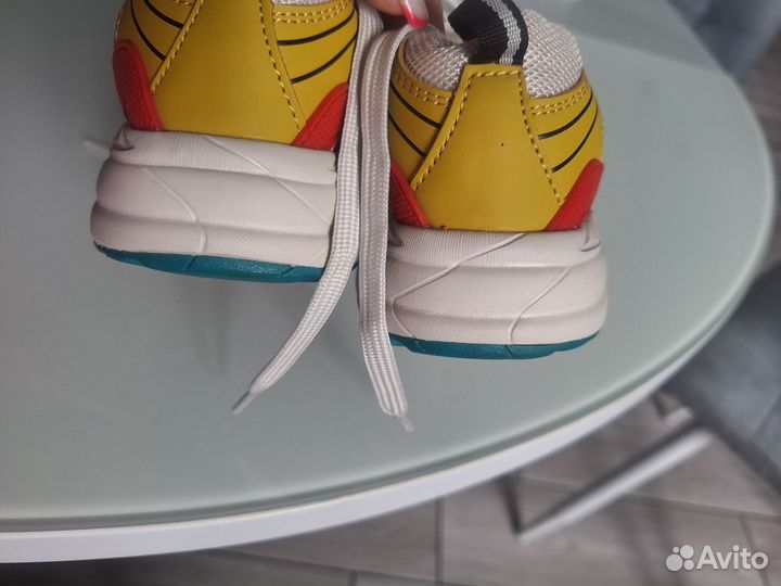 Кроссовки zara 34 размер