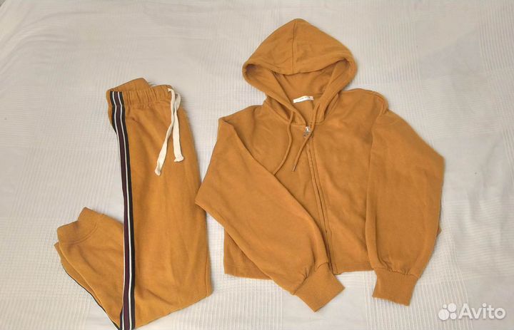 Спортивный костюм женский