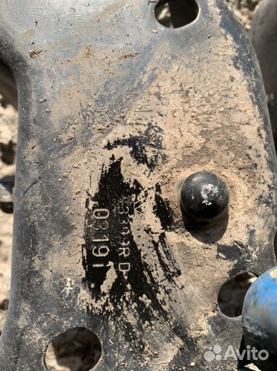 Крепление задней балки Рено Сандеро new