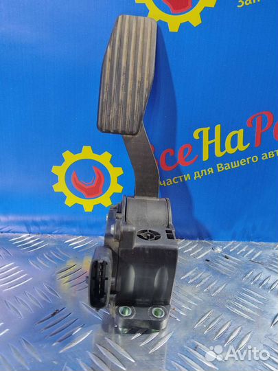 Электронная педаль газа priora