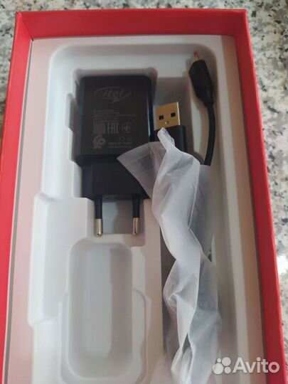 Смартфон itel A48