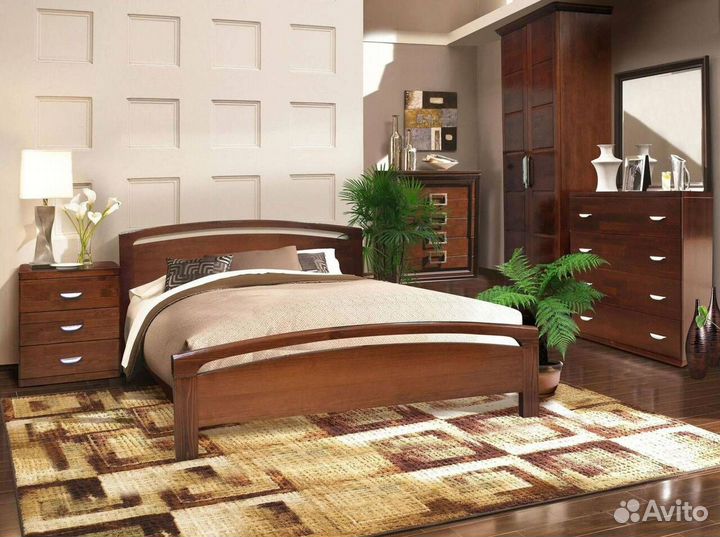 Кровать из массива натурального дерева