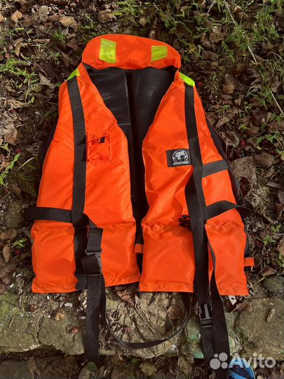 Спасательный жилет