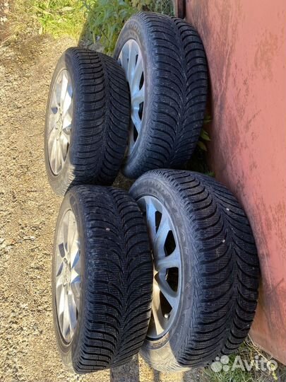 Продам комплект колес в сборе 205/55/16 goodyear