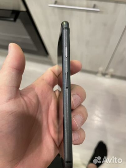 Телефон iPhone 8 64 gb