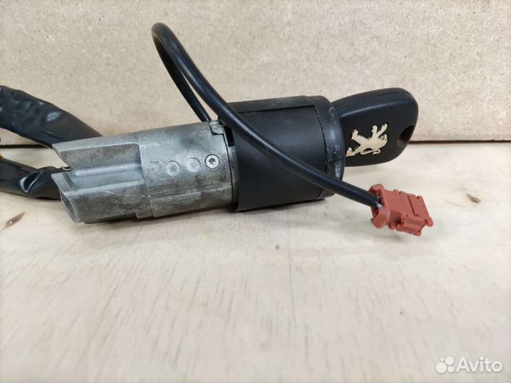 Замок зажигания Пежо 206